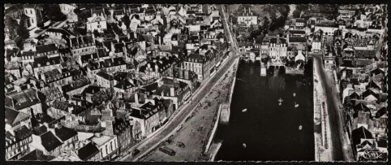 Landerneau. - Vue aérienne des quais de Léon et Cornouaille, du pont de Rohan