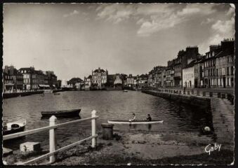 Landerneau. - Vue sur le port, les quais et le pont de Rohan