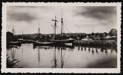 Landerneau. - Bateaux mouillant dans le port