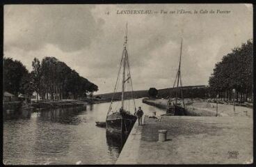 Landerneau. - Vue sur l'entrée du port et la cale du passeur