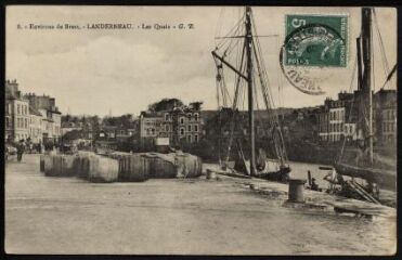 Landerneau. - Le quai de Léon avec le sur la maison du pont en construction