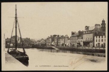 Landerneau. - Vue sur le quai de Cornouaille