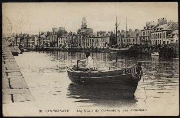 Landerneau. - Le quai de Cornouaille, avec en premier plan un pêcheur sur son bateau