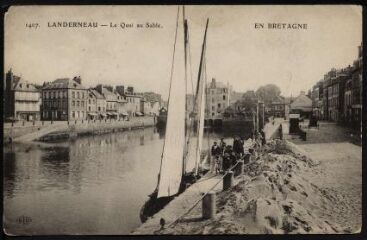 Landerneau.- Vue des quais et de la zone réservée au stockage du sable