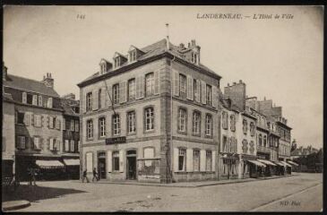 Landerneau. - L'hôtel de ville