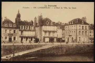 Landerneau. - Les quais, l'hôtel de ville