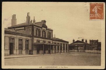 Landerneau. - La gare, façade