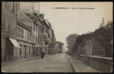 Landerneau. - La rue de la Tour d'Auvergne