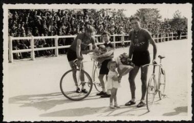 Landerneau. - Course cycliste du Champ de foire