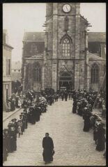 Enterrement de l'abbé Joseph Fleury en 1913, à l'église Saint-Houardon