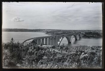Brest.- Vue surplombant le pont Albert Louppe