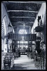 La Roche Maurice.- Intérieur de l'église de La Roche Maurice vue du jubé en bois