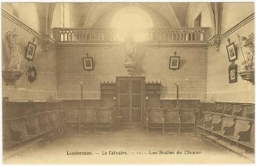 1 vue  - Carte postale représentant les stalles du choeur du couvent du Calvaire à Landerneau (ouvre la visionneuse)