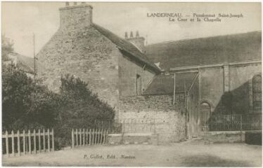 1 vue  - Carte postale Landerneau - Pensionnat Saint-Joseph, la cour et la chapelle  (ouvre la visionneuse)