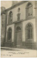 1 vue  - Carte postale Landerneau - Pensionnat Saint-Joseph, extérieur de la chapelle (ouvre la visionneuse)