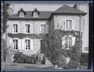 1 vue  - Maison du directeur rue de la Tour d’Auvergne, « Ker Stang » (ouvre la visionneuse)